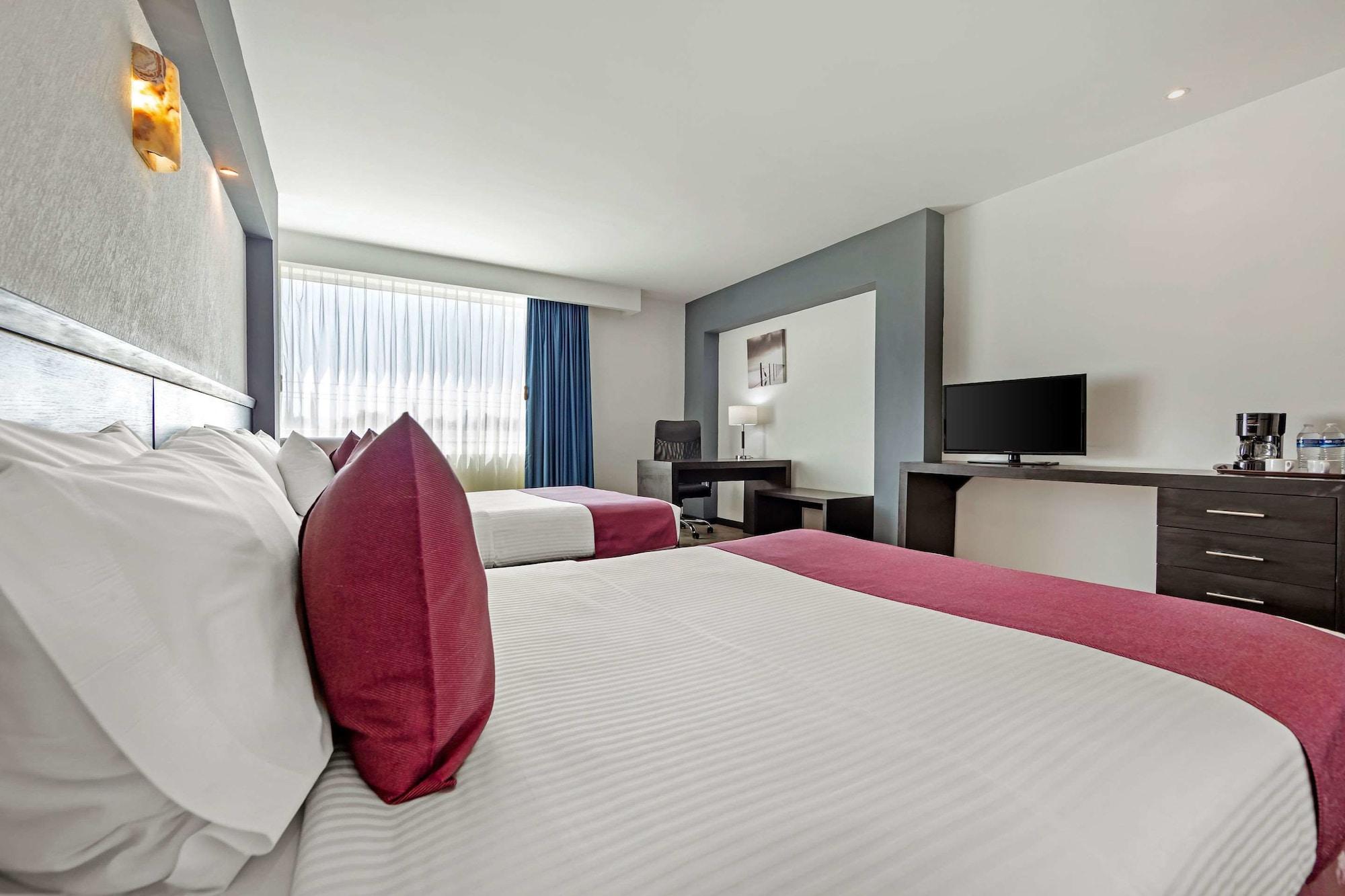 Comfort Inn Морелия Екстериор снимка