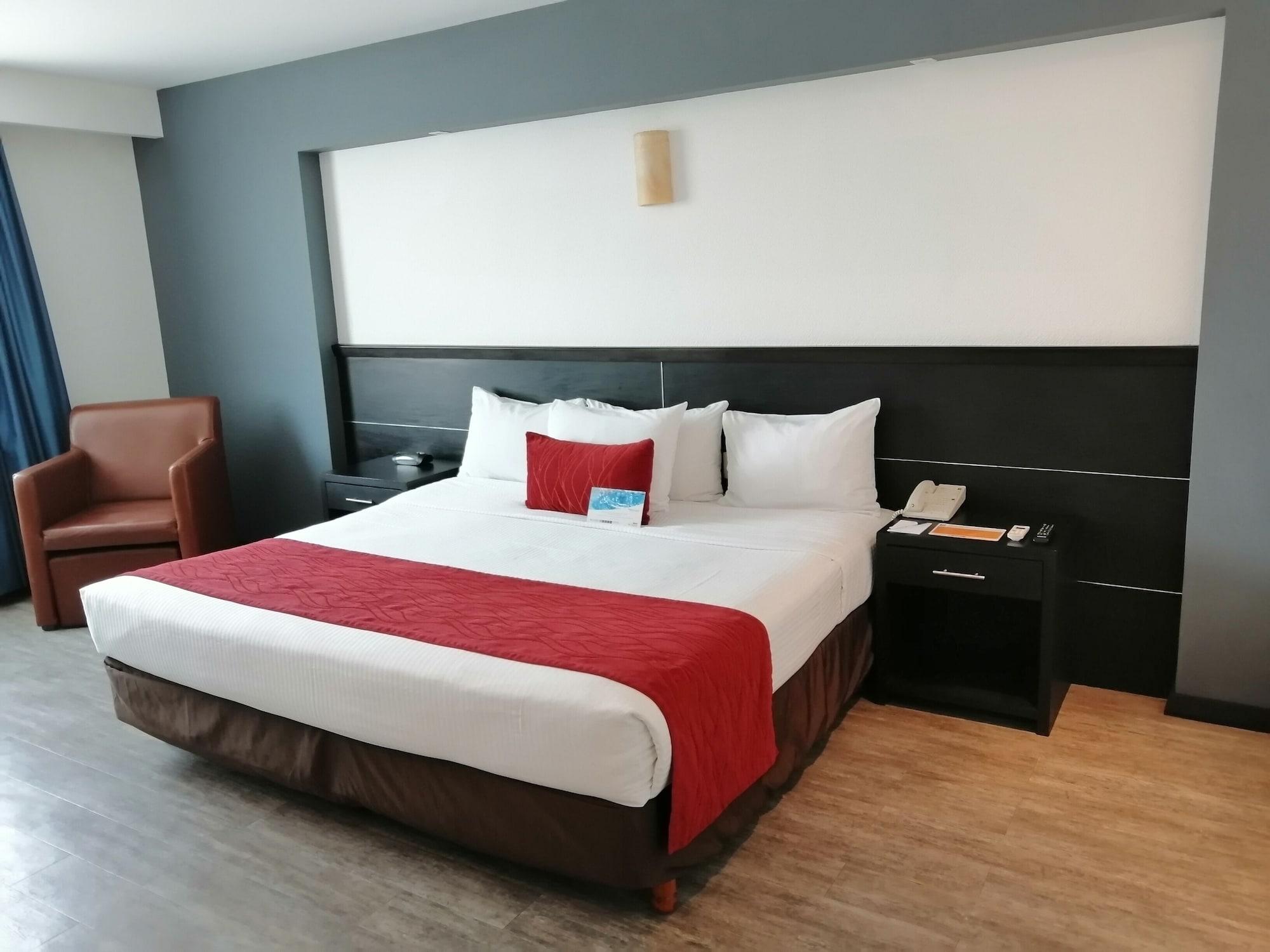 Comfort Inn Морелия Екстериор снимка