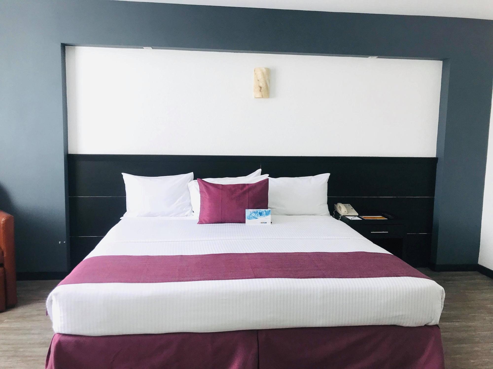 Comfort Inn Морелия Екстериор снимка