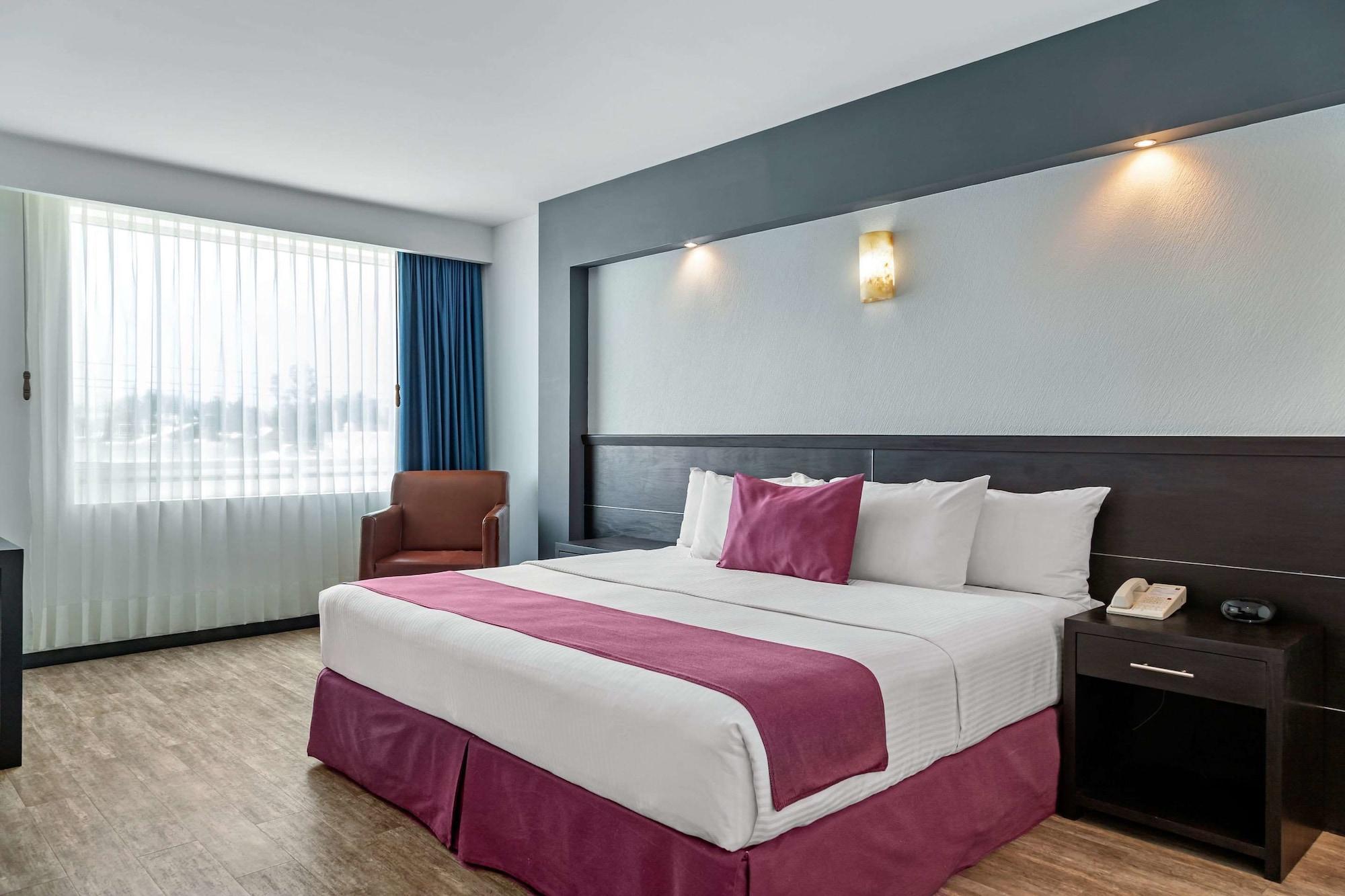 Comfort Inn Морелия Екстериор снимка