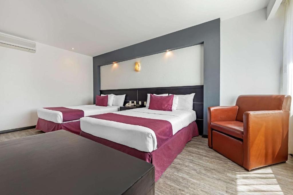 Comfort Inn Морелия Екстериор снимка