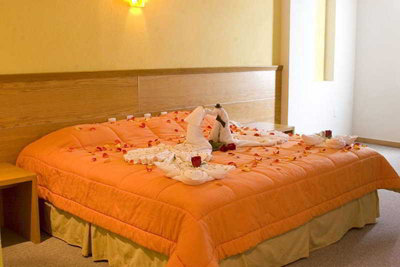 Comfort Inn Морелия Екстериор снимка