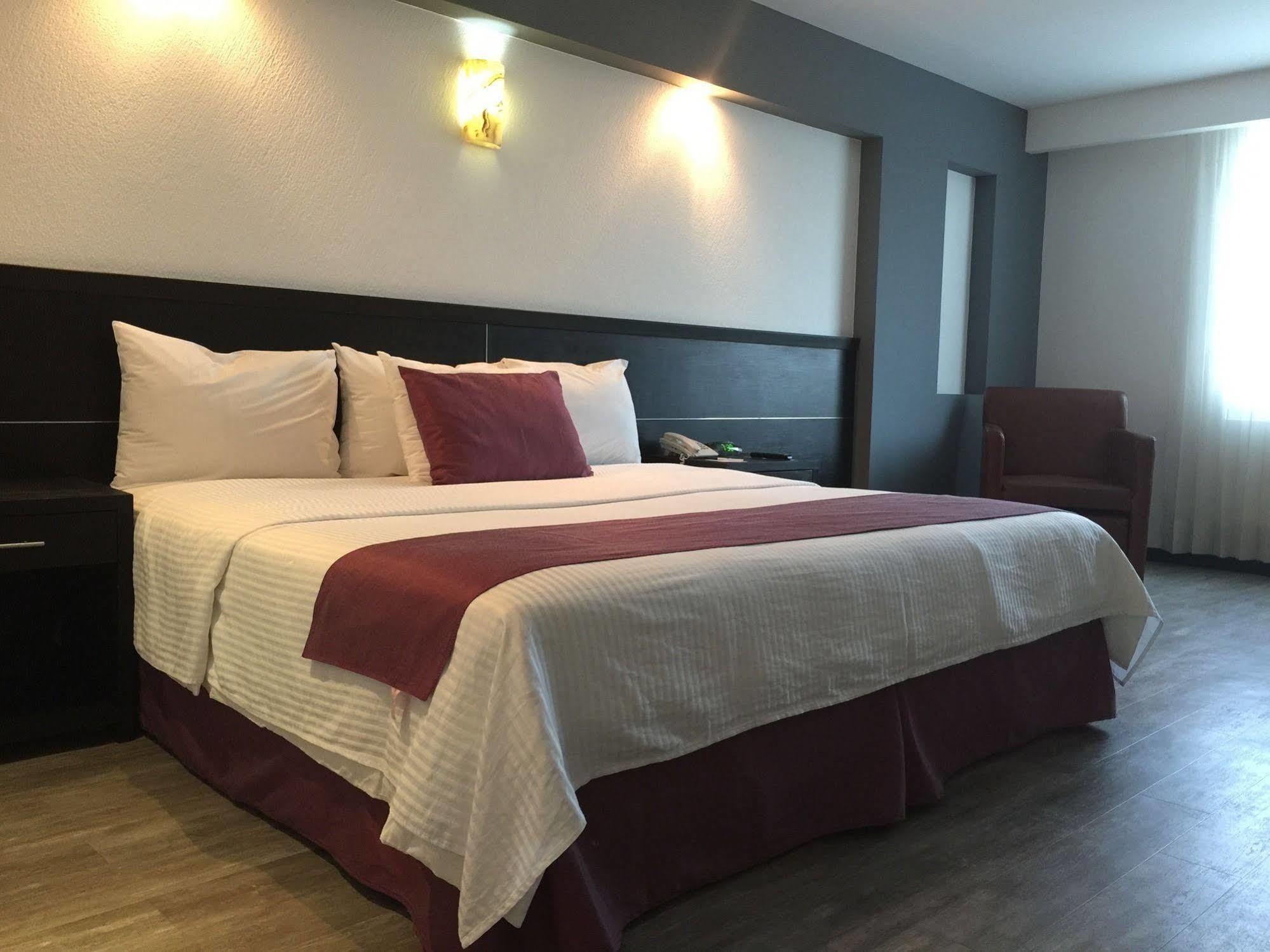 Comfort Inn Морелия Екстериор снимка