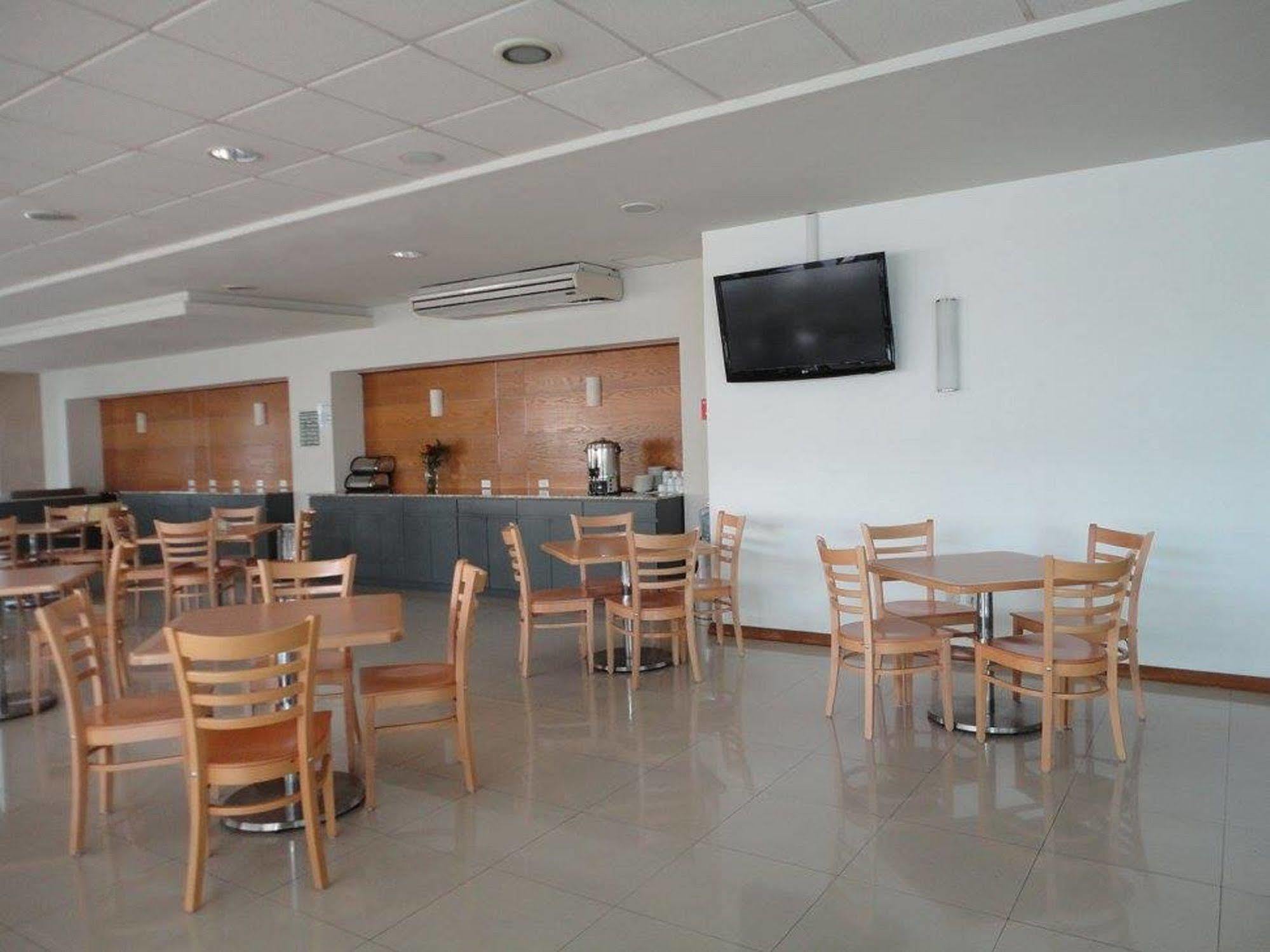 Comfort Inn Морелия Екстериор снимка