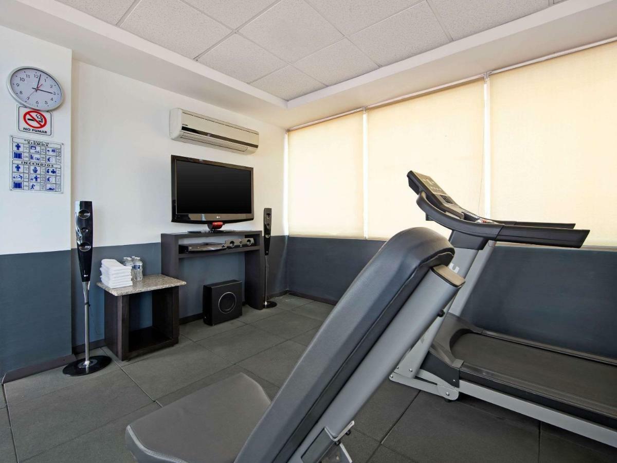 Comfort Inn Морелия Екстериор снимка