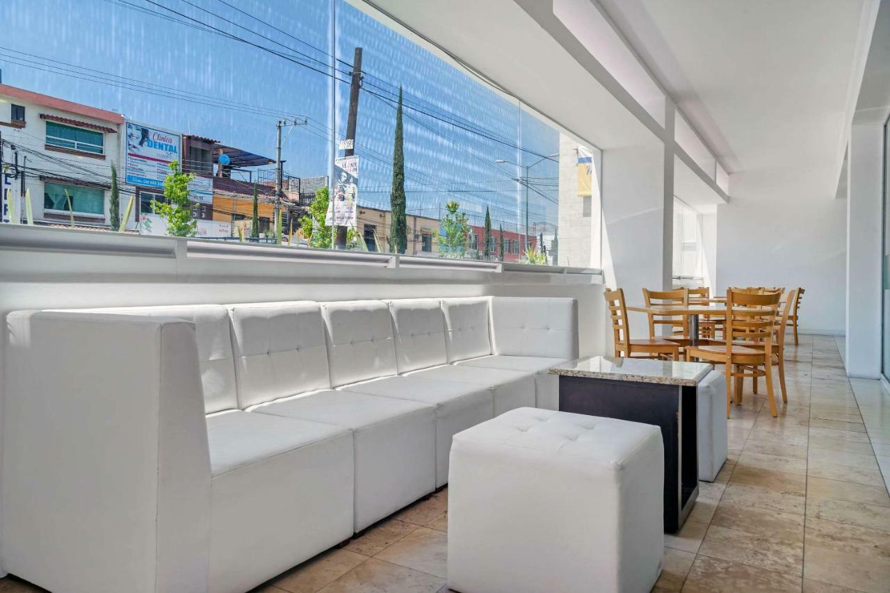 Comfort Inn Морелия Екстериор снимка